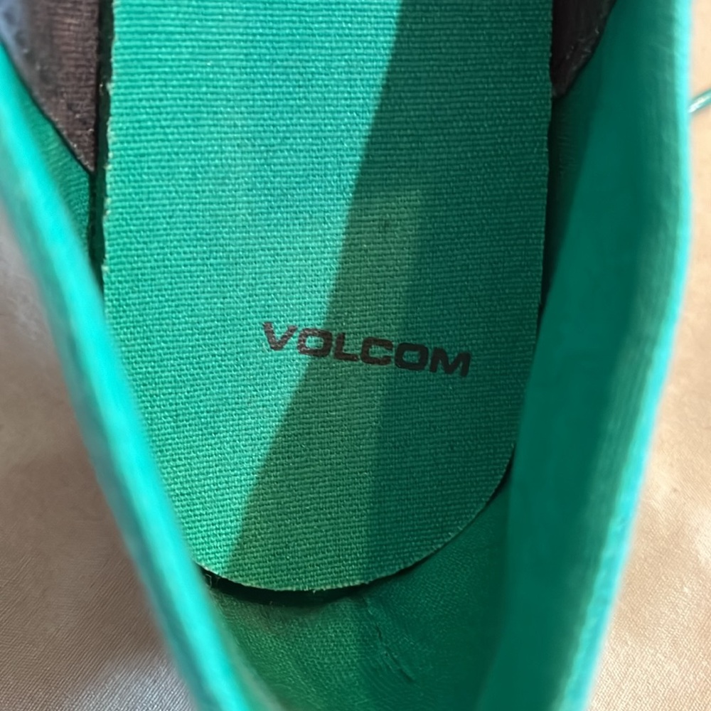 Volcom Soul Mates grey combo color with teal. Women’s size 8.5 width B medium. - Picture 3 of 15